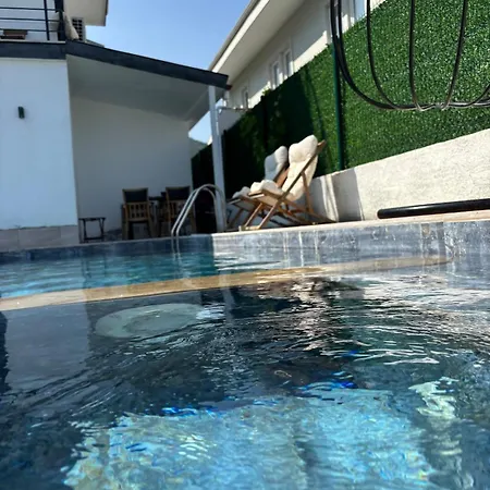 Villa Βίλα *