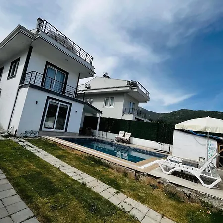 Villa فيلة *